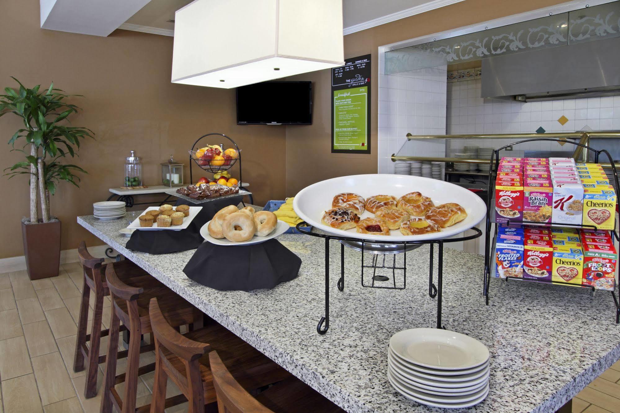 Hilton Garden Saint Charles